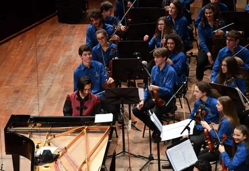 hyung ki joo con la juniorchestra