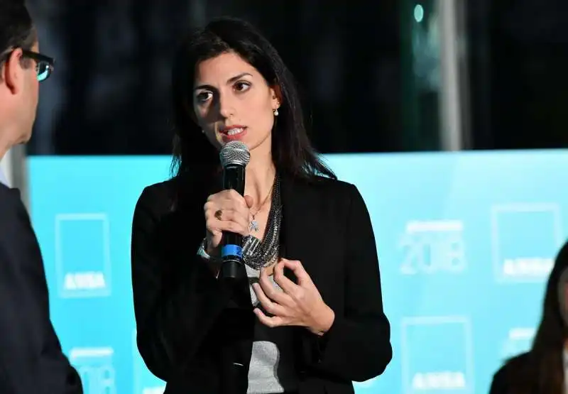 la sindaca virginia raggi (3)