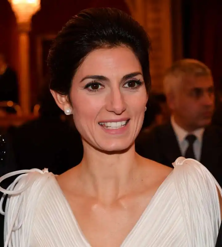 la sindaca virginia raggi alla prima dell opera rigoletto (3)