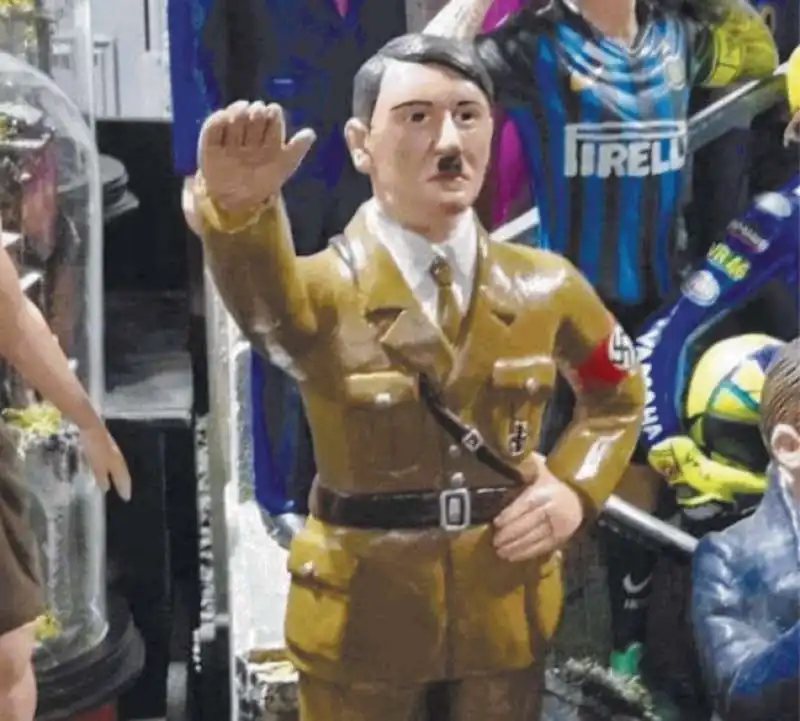 LA STATUETTA DEL PRESEPE DI ADOLF HITLER