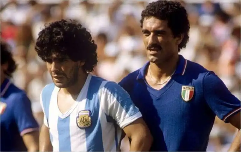 MARADONA E CLAUDIO GENTILE