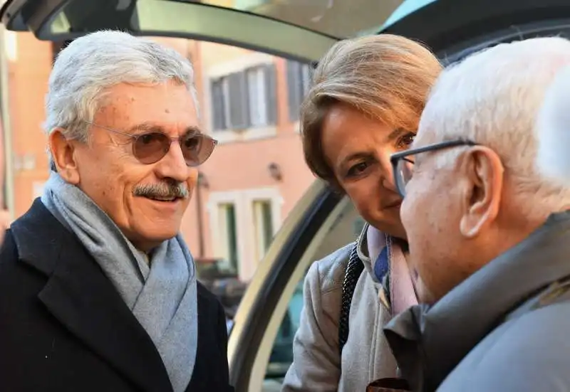 massimo d alema e la moglie linda salutano giovanni verusio