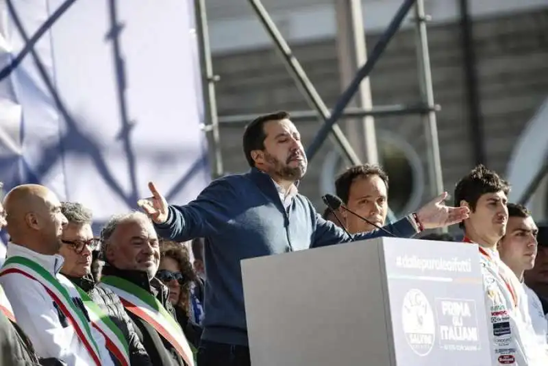 matteo salvini a piazza del popolo  2