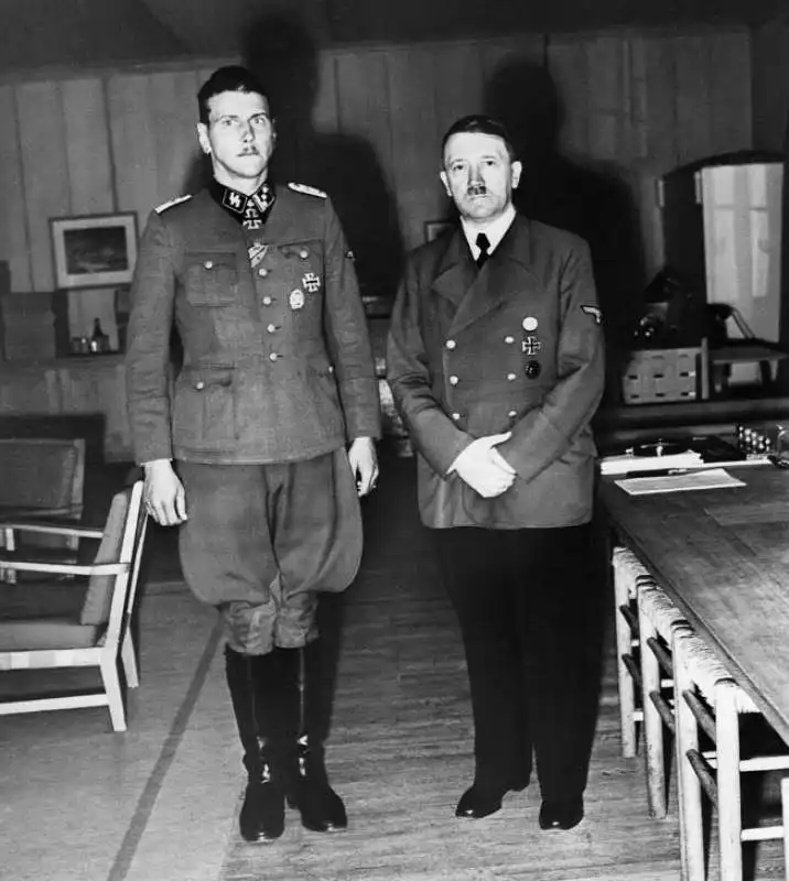 otto scorzeny e hitler 2