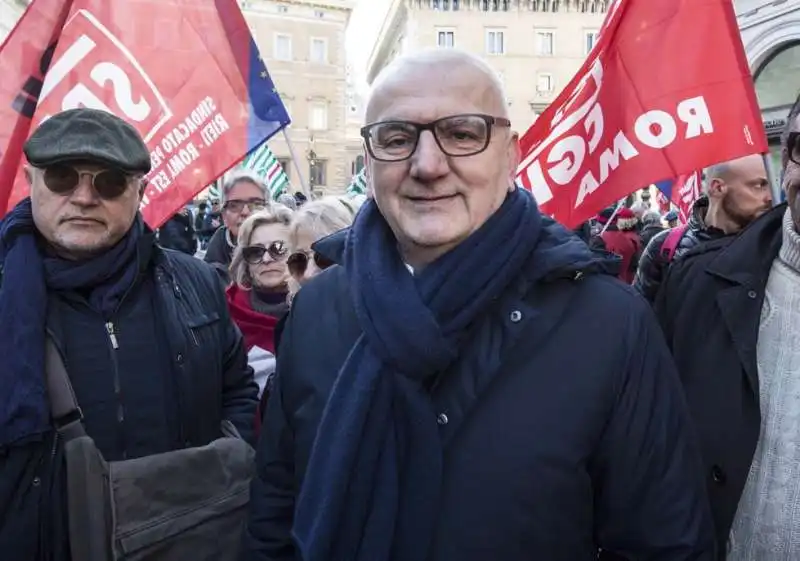 pensionati in piazza contro la manovra 11