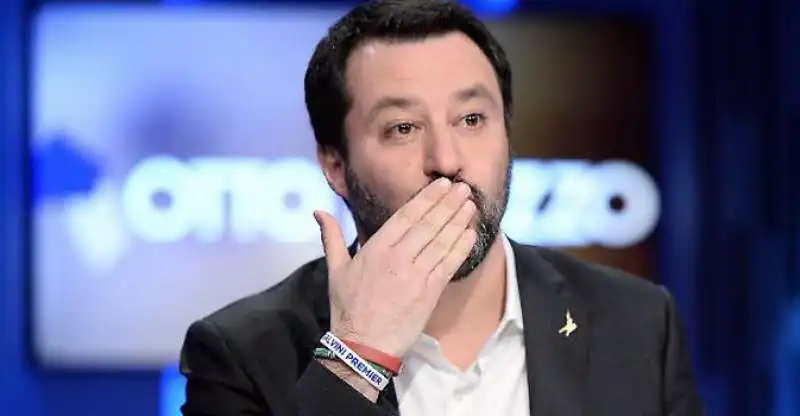 SALVINI BACIO