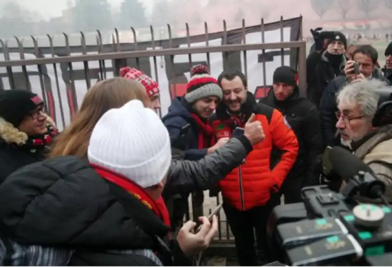 salvini festa curva milan