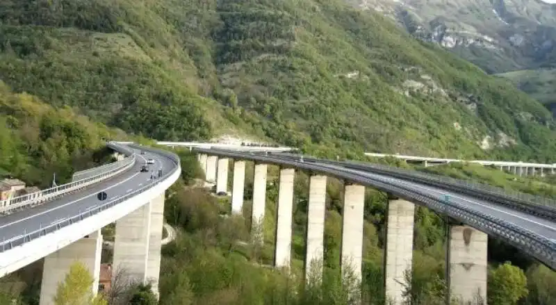 STRADA DEI PARCHI 1