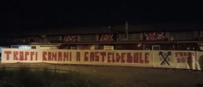 striscione tifosi bologna