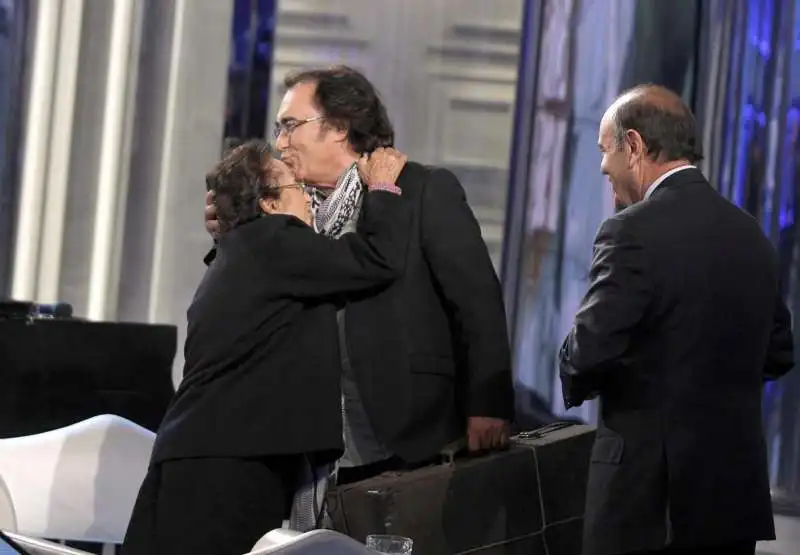 al bano carrisi con la mamma jolanda a porta a porta 1