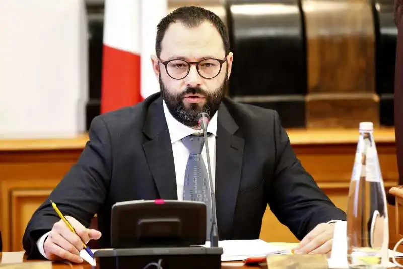 audizione del ministro stefano patuanelli in commissione trasporti alla camera 6