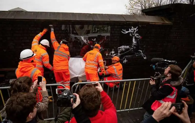 banksy imbrattato a birmingham 10