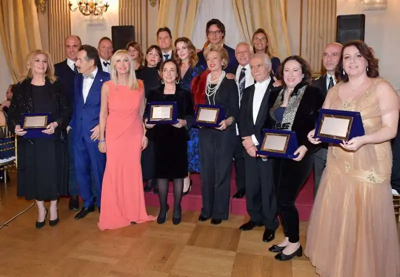 foto di gruppo dei premiati