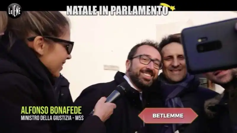 I POLITICI E IL NATALE – IL SERVIZIO DELLE IENE 5