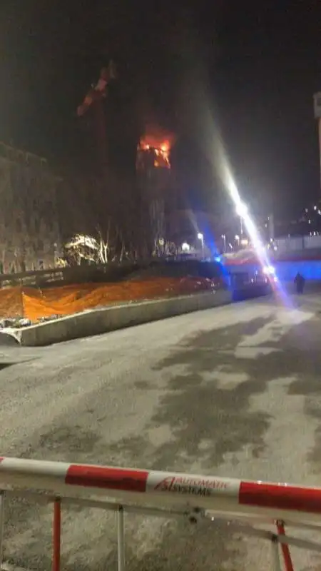 INCENDIO AL CANTIERE DEL NUOVO PONTE DI GENOVA   