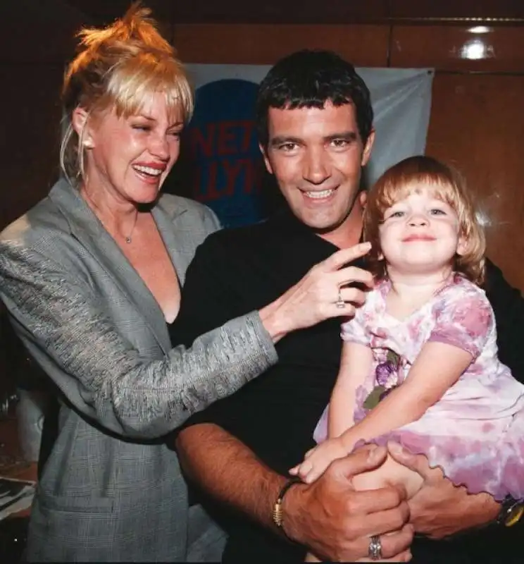 melanie griffith antonio banderas con la figlia 