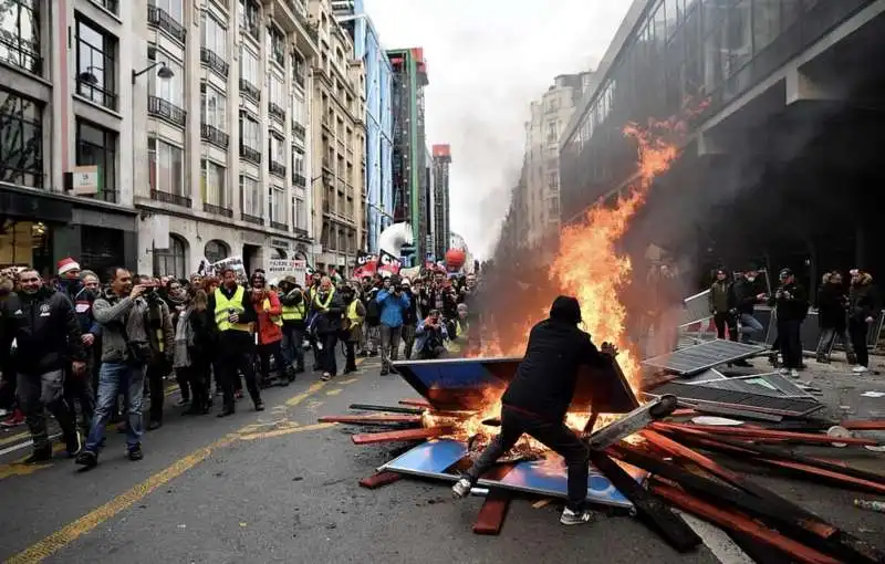 sciopero in francia durante le festivita' natalizie 21