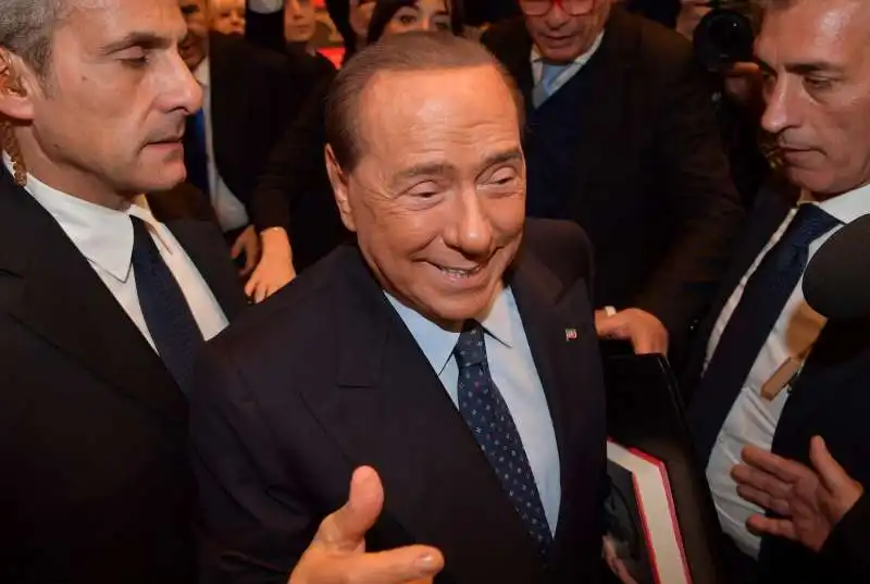 silvio berlusconi saluta i giovani di forza italia  foto di bacco (7)