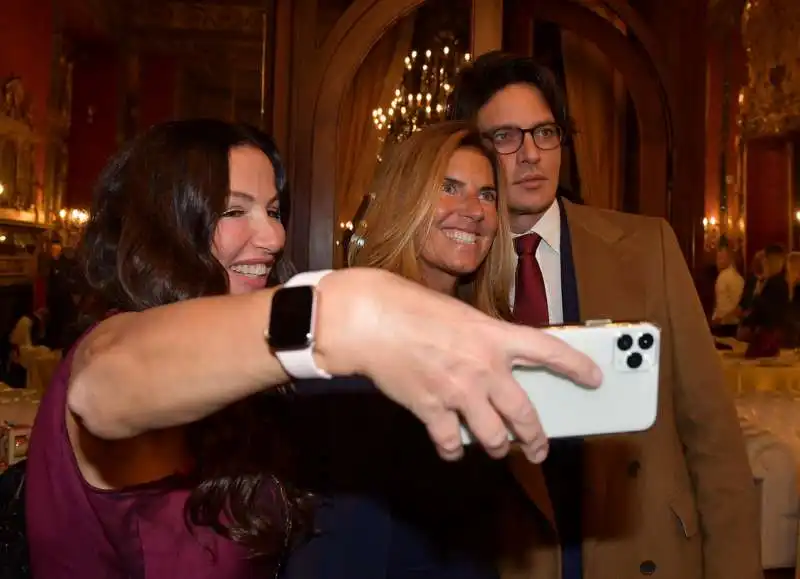 un selfie con gabriel garko