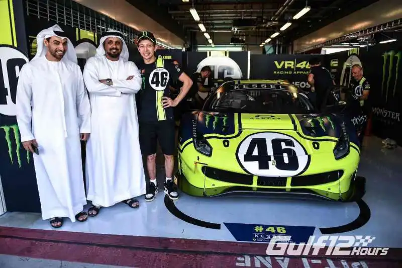 valentino rossi alla 12 ore di abu dhabi 2