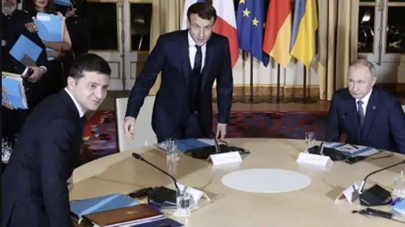 voldymyr zelensky emmanuel macron vladimir putin 1