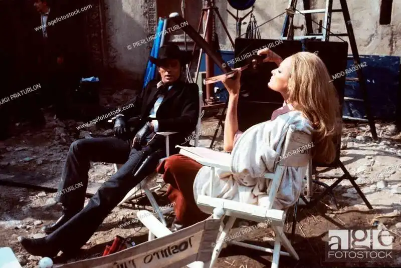 alain delon e ursula andress sul set di sole rosso 