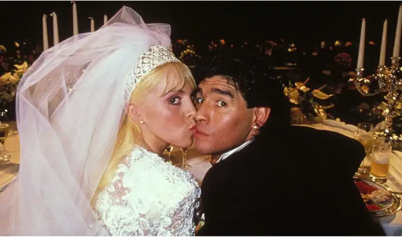 CLAUDIA VILLAFANE E DIEGO MARADONA