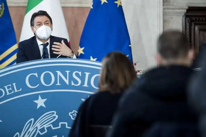 conferenza stampa di fine anno di giuseppe conte 2