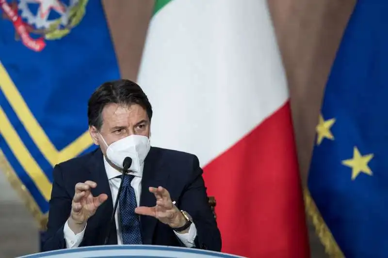 conferenza stampa di fine anno di giuseppe conte 27