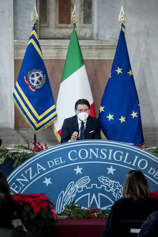 conferenza stampa di fine anno di giuseppe conte 8