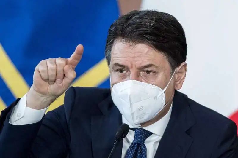 conferenza stampa di fine anno di giuseppe conte 9