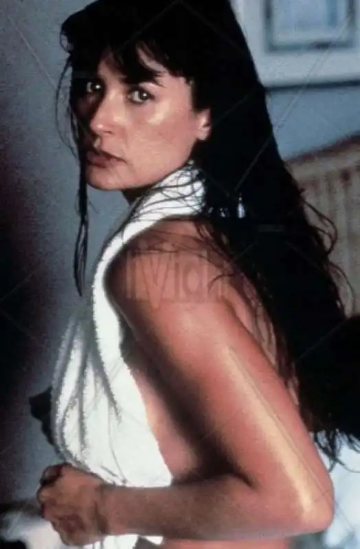 demi moore striptease 9