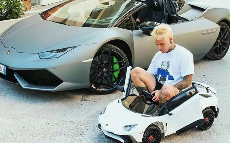 fedez lamborghini