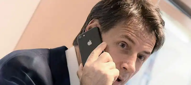 giuseppe CONTE TELEFONINO