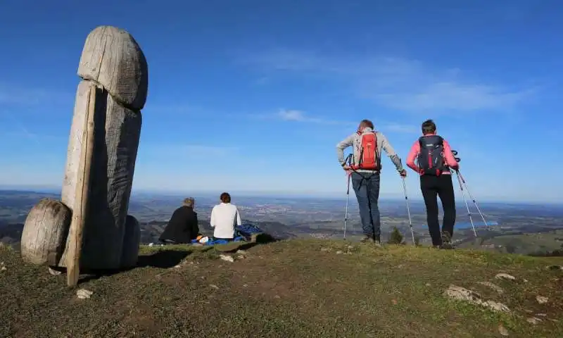 IL MONUMENTO FALLICO DI KEMPTEN