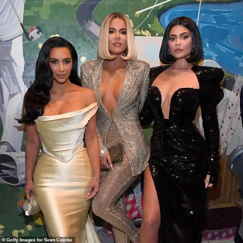 kim kardashian west, khloe kardashian e kylie jenner 