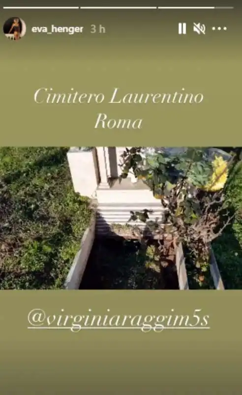 la tomba di riccardo schicchi al cimitero laurentino 3