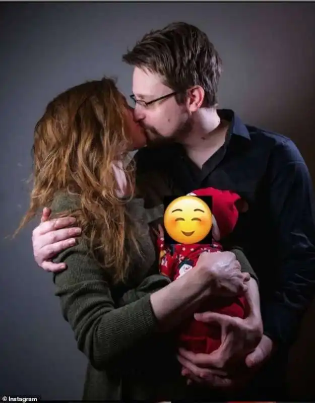 lindsay mills edward snowden con il loro bambino appena nato 