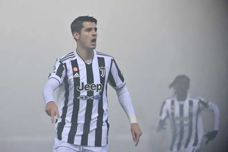 alvaro morata in gol nella nebbia a bologna