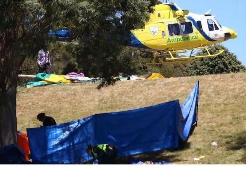 AUSTRALIA INCIDENTE CASTELLO GONFIABILE 2