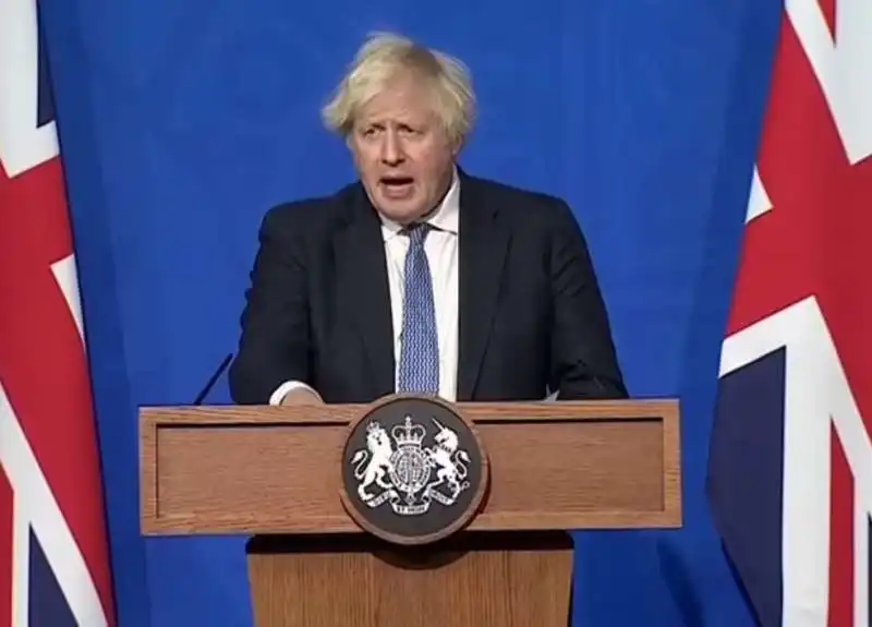 BORIS JOHNSON ANNUNCIA NUOVE RESTRIZIONI ANTI-COVID