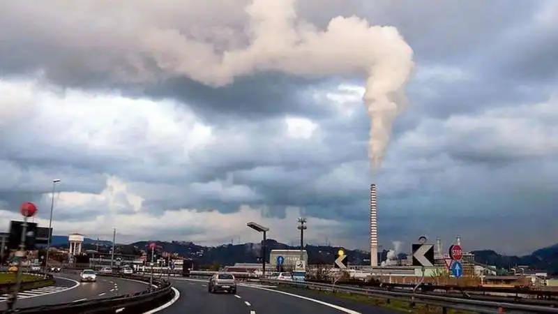 centrale a carbone enel la spezia  1