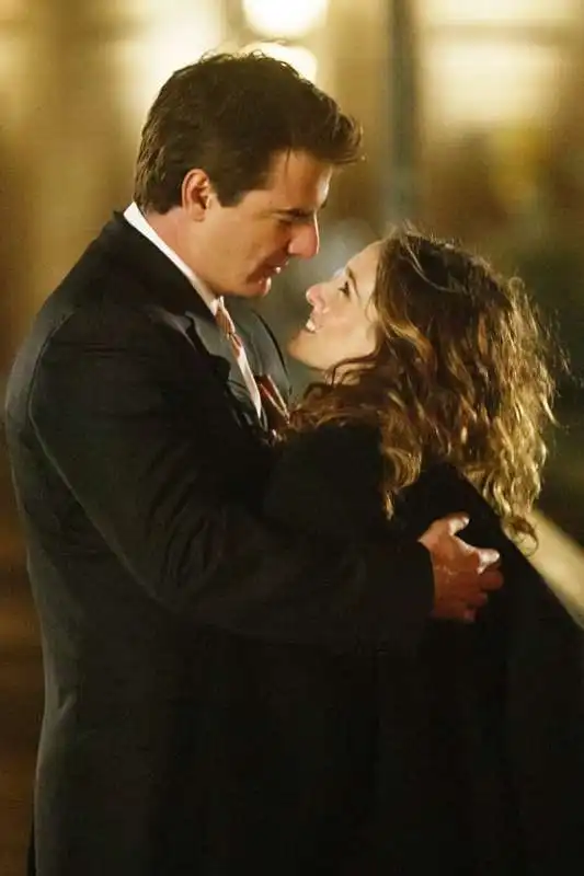 chris noth e sarah jessica parker in sex and the city 7