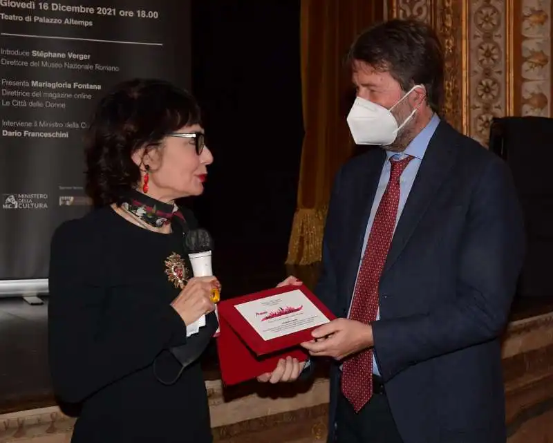 elisabetta sgarbi premiata dal ministro franceschini  foto di bacco