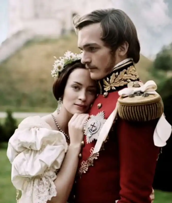 emily blunt rupert friend   the young victoria 