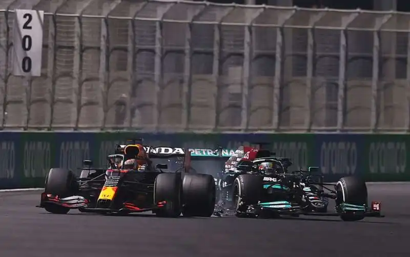 HAMILTON VERSTAPPEN 2