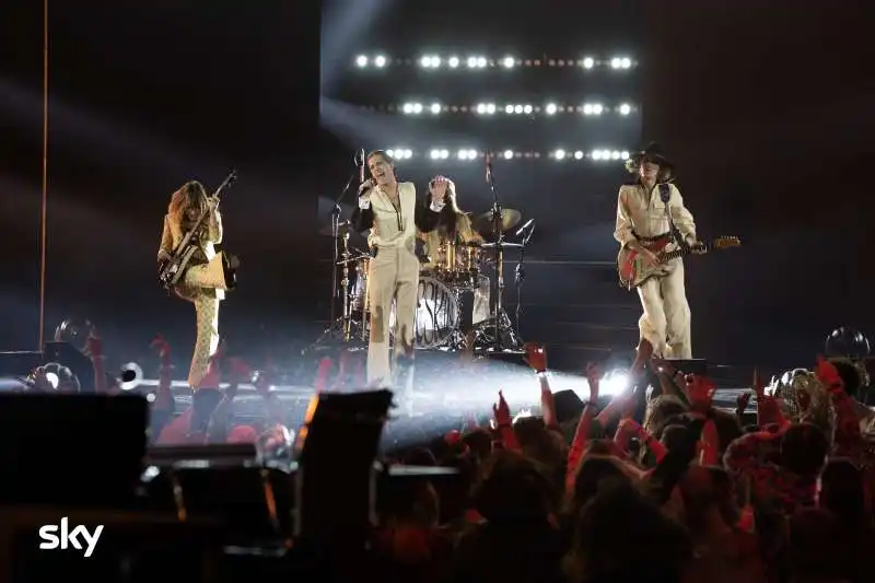 i maneskin alla finale di x factor ph julehering 18