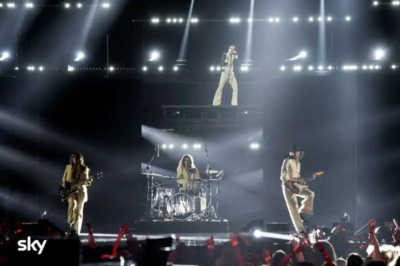 i maneskin alla finale di x factor ph julehering 27