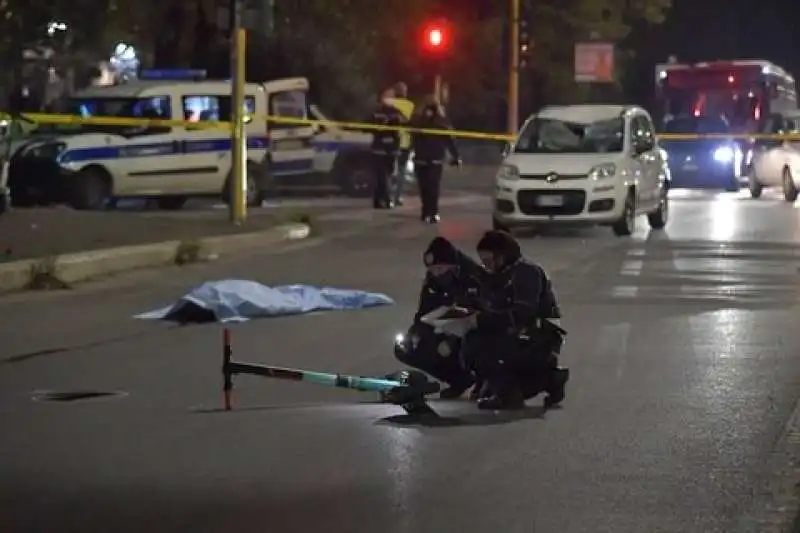 incidente in monopattino sulla cristoforo colombo a roma 6