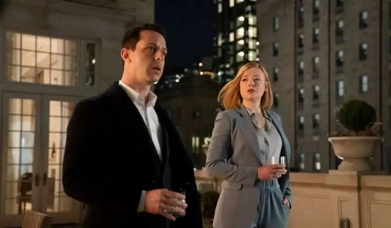 jeremy strong sarah snook succession  